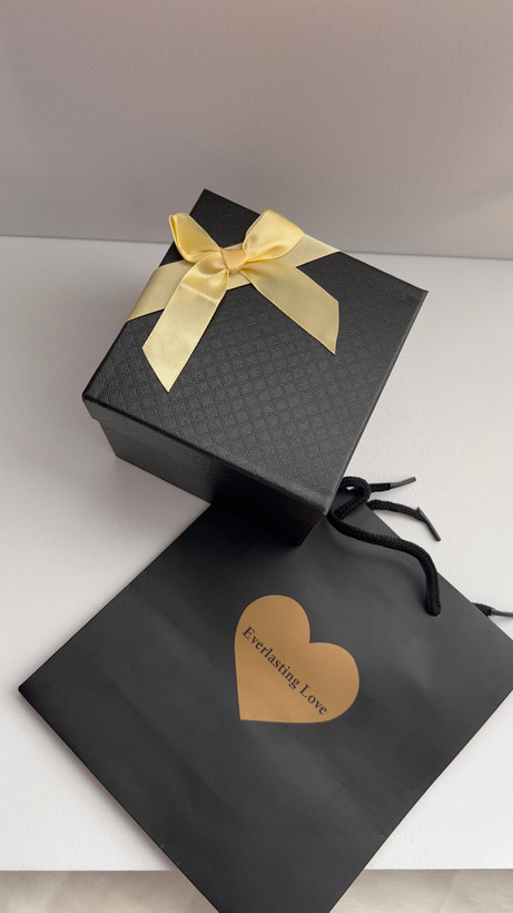 باکس کادویی گل رز و مروارید عشق