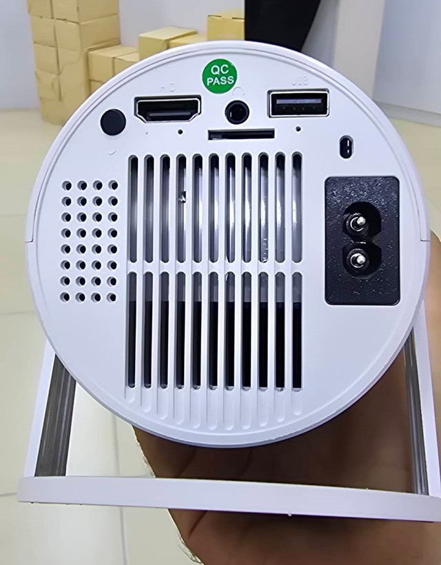 ویدئو پروژکتور Hy300 رم خور مدل کارتن طلایی اورجینال Ultra HD 4K